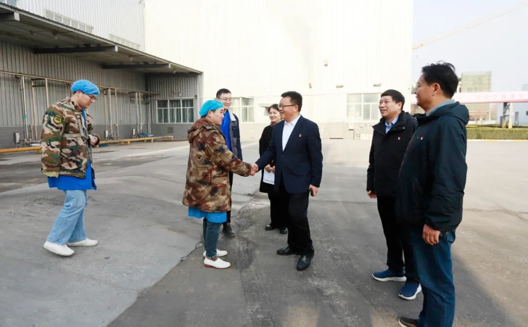 新春慰問送關懷——集團黨委書記、董事長慰問春節期間堅守崗位的一線職工