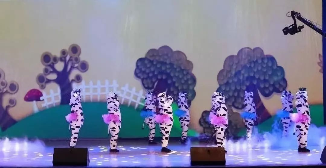 “贏在2019”，花花牛乳業(yè)集團2019年新春晚會盛大開幕