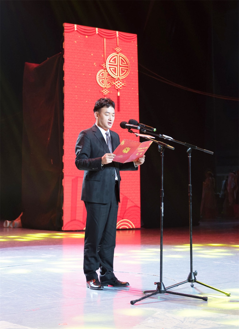 “不忘初心、聚力前行” 花花牛集團2018迎新春聯歡會隆重舉行