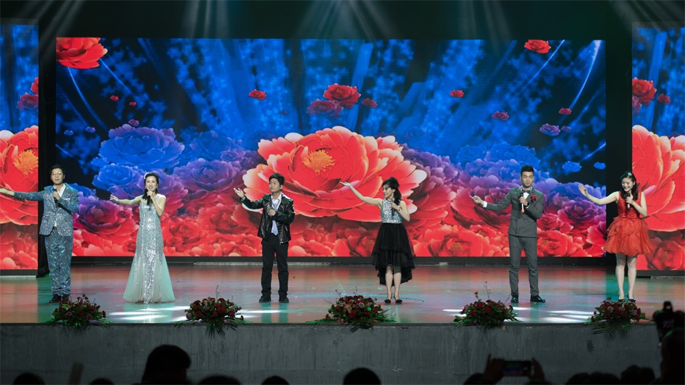 “不忘初心、聚力前行” 花花牛集團2018迎新春聯歡會隆重舉行